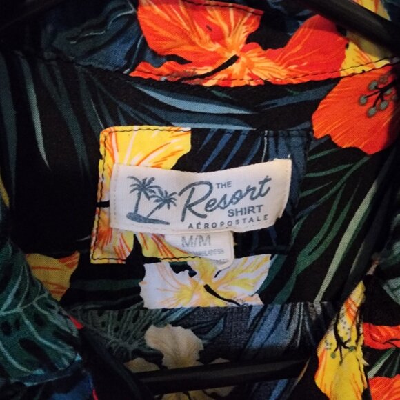 Aeropostale Hawaiian Print Short Sleeve Shirt, size M - Picture 3 of 3